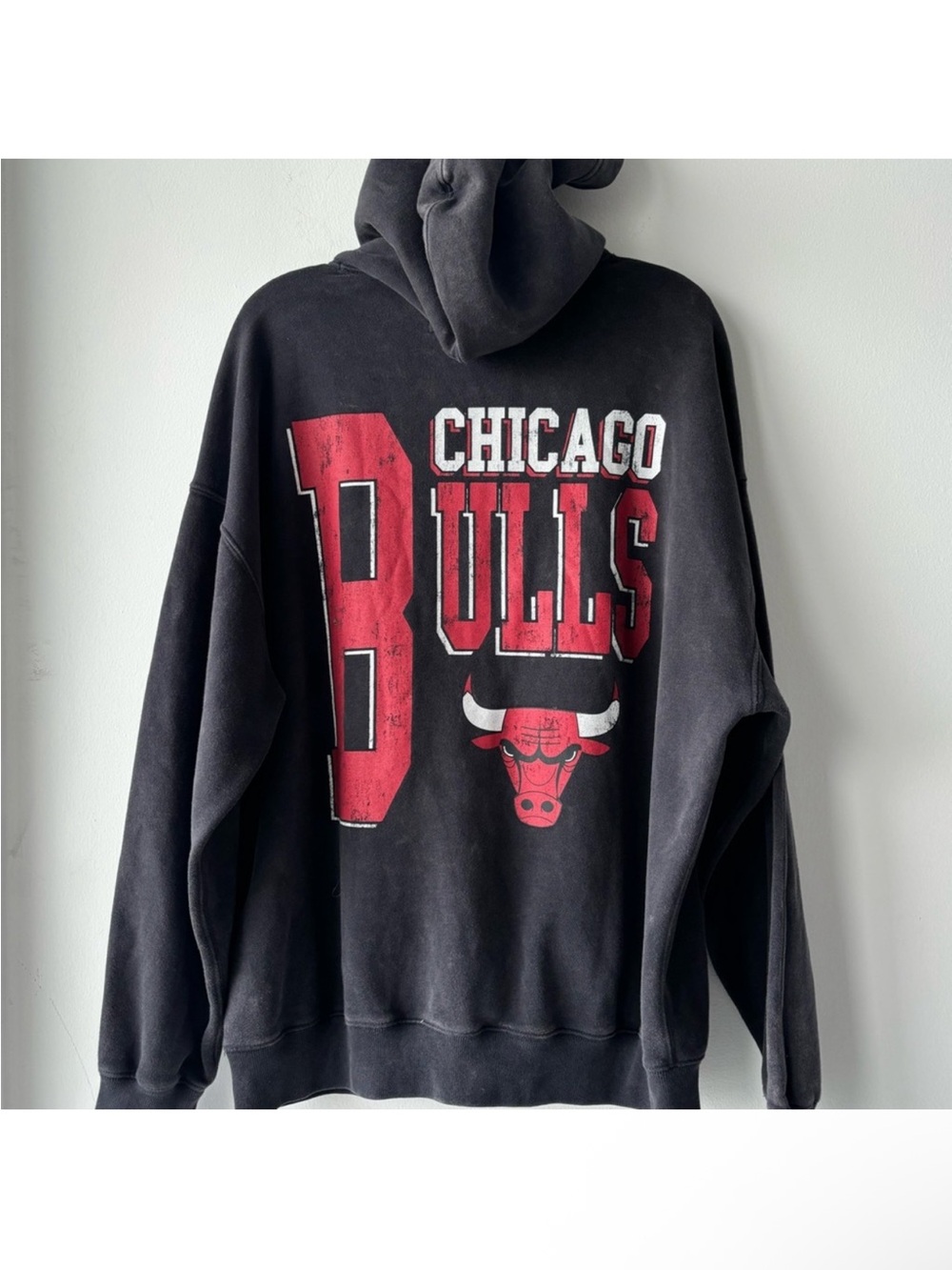 Men’s Abercrombie & Fitch Vintage Black Chicago Bulls Oversized Hoodie Medium